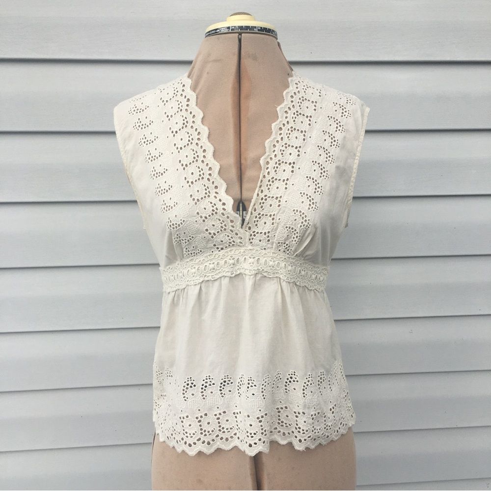 American Eagle eyelet double v blouse size small